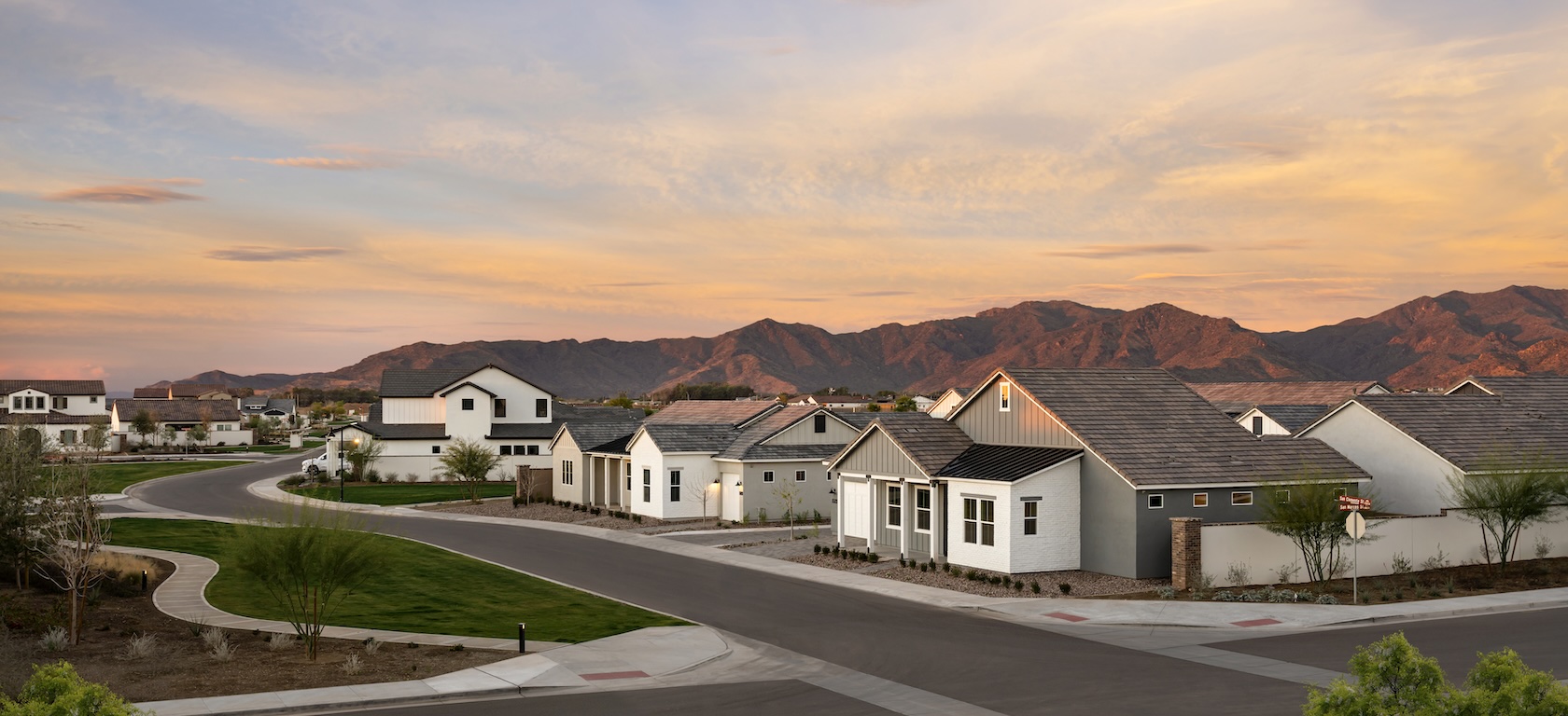 Trusted \u0026 Loved Custom Home Builders Near Me In Phoenix, AZ, image size:1680x768