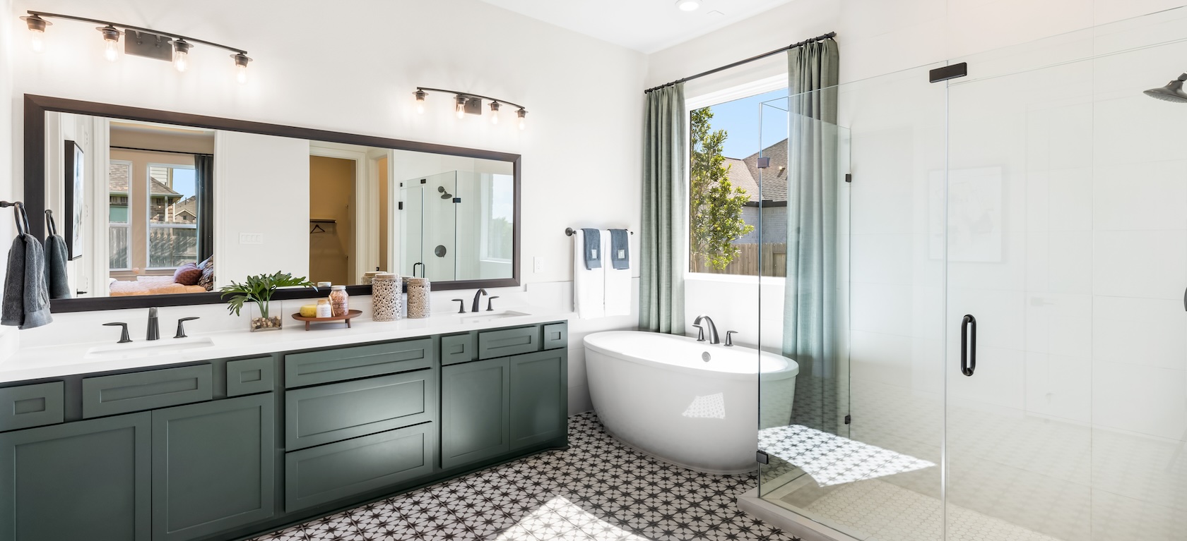 7 Green Bathroom Design Ideas: How to Create a Lively, Luxurious Space, image size:1680x767